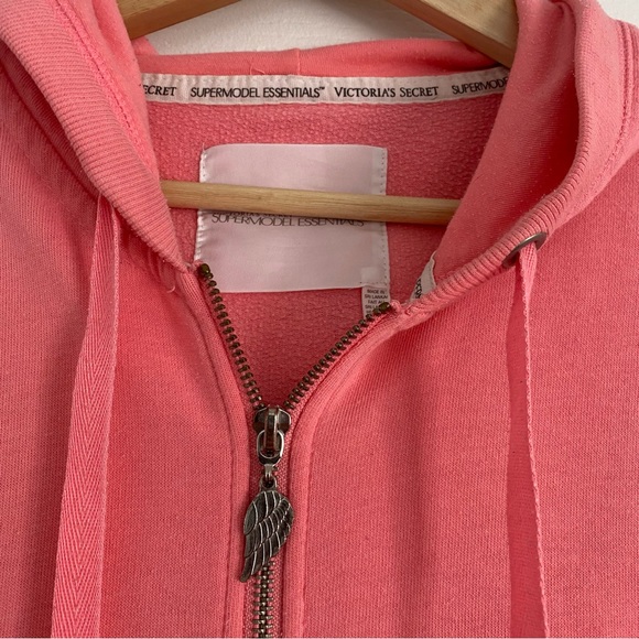 ✨RARE✨ VICTORIA SECRET | Pink super model essentials zip up - Picture 4 of 6